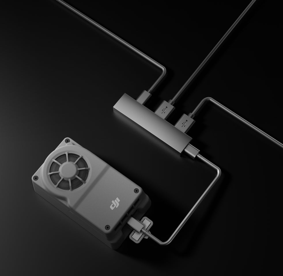 DJI Manifold 3 connected to a USB hub through its USB-C port