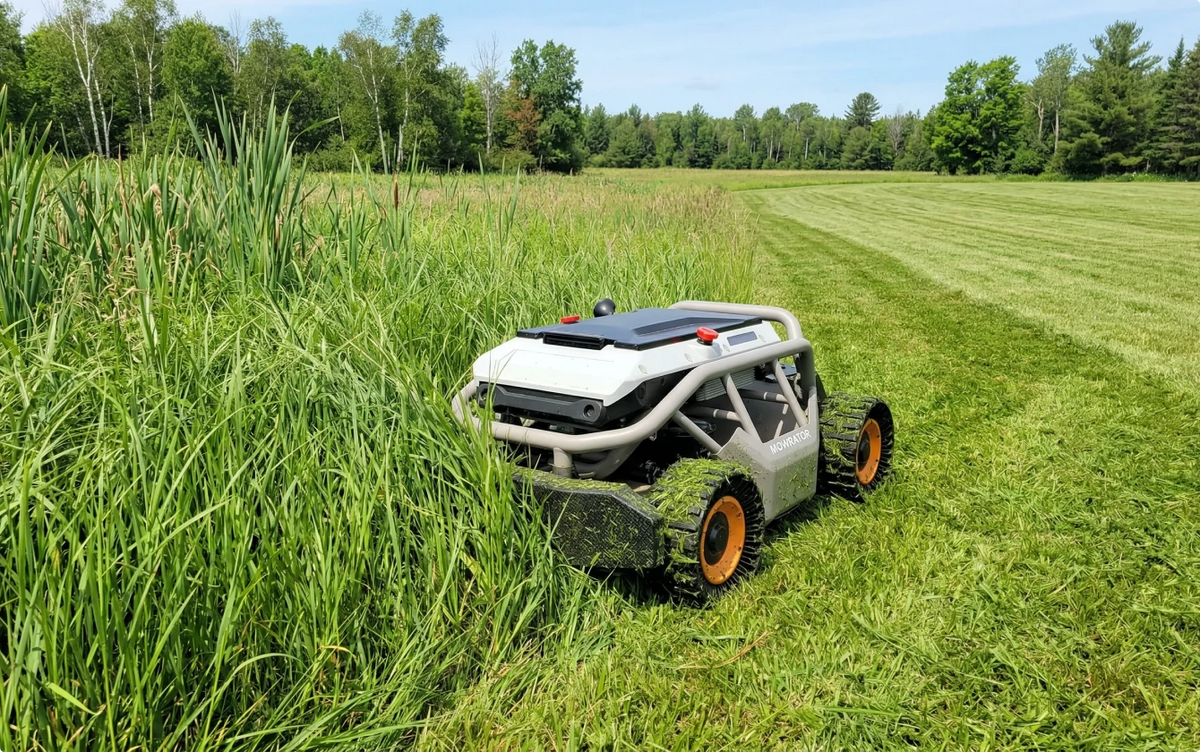 Mowrator S1 4WD Remote Control Mower - 119% Slope, Grip Tread Tires